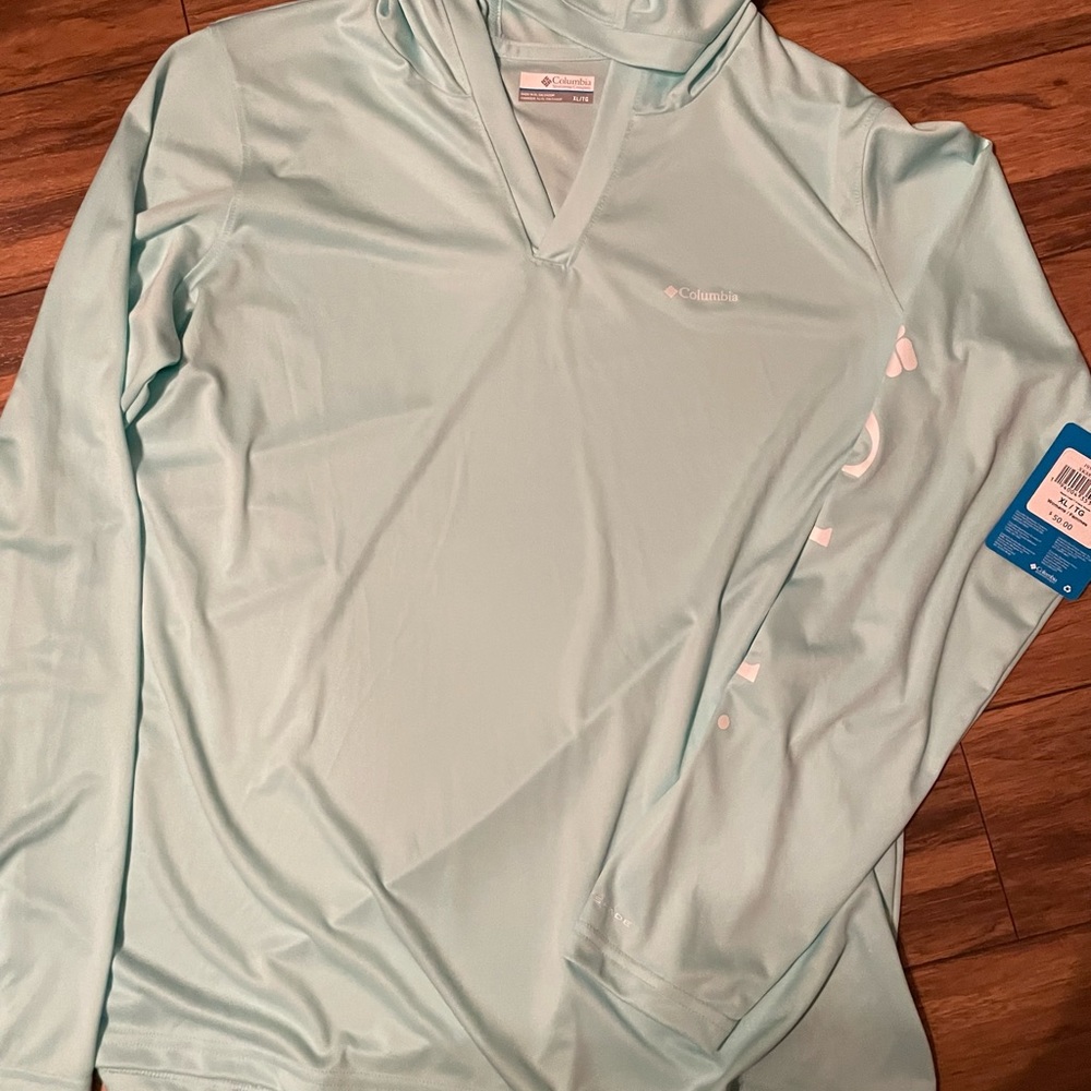 COLUMBIA DRY FIT HOODED TEE, NWT